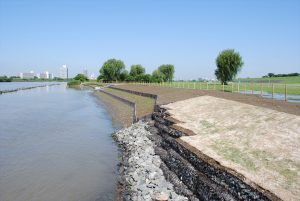 川口地区低水護岸整備（Ｈ25）工事